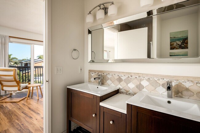 Building Photo - 2721 Camino Del Mar