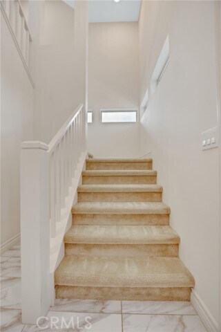 Building Photo - 783 Benchmark