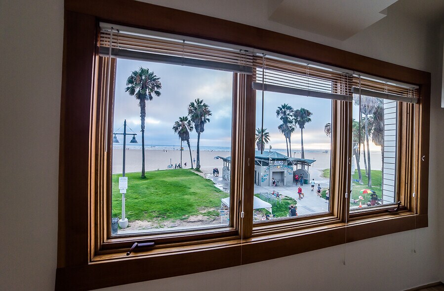 Building Photo - 8 Brooks Ave