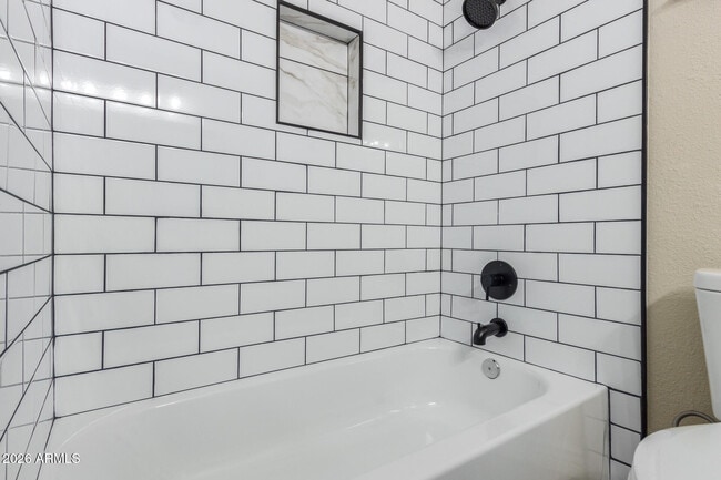 Building Photo - 1102 E Alameda Dr