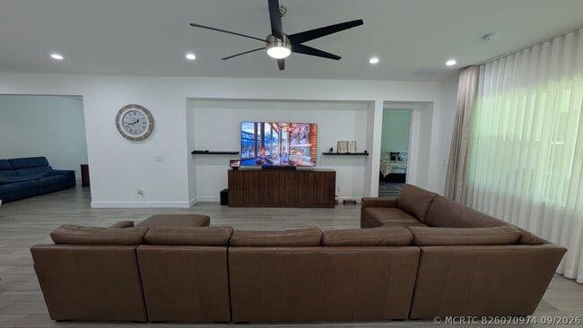 Building Photo - 5011 Beland Dr