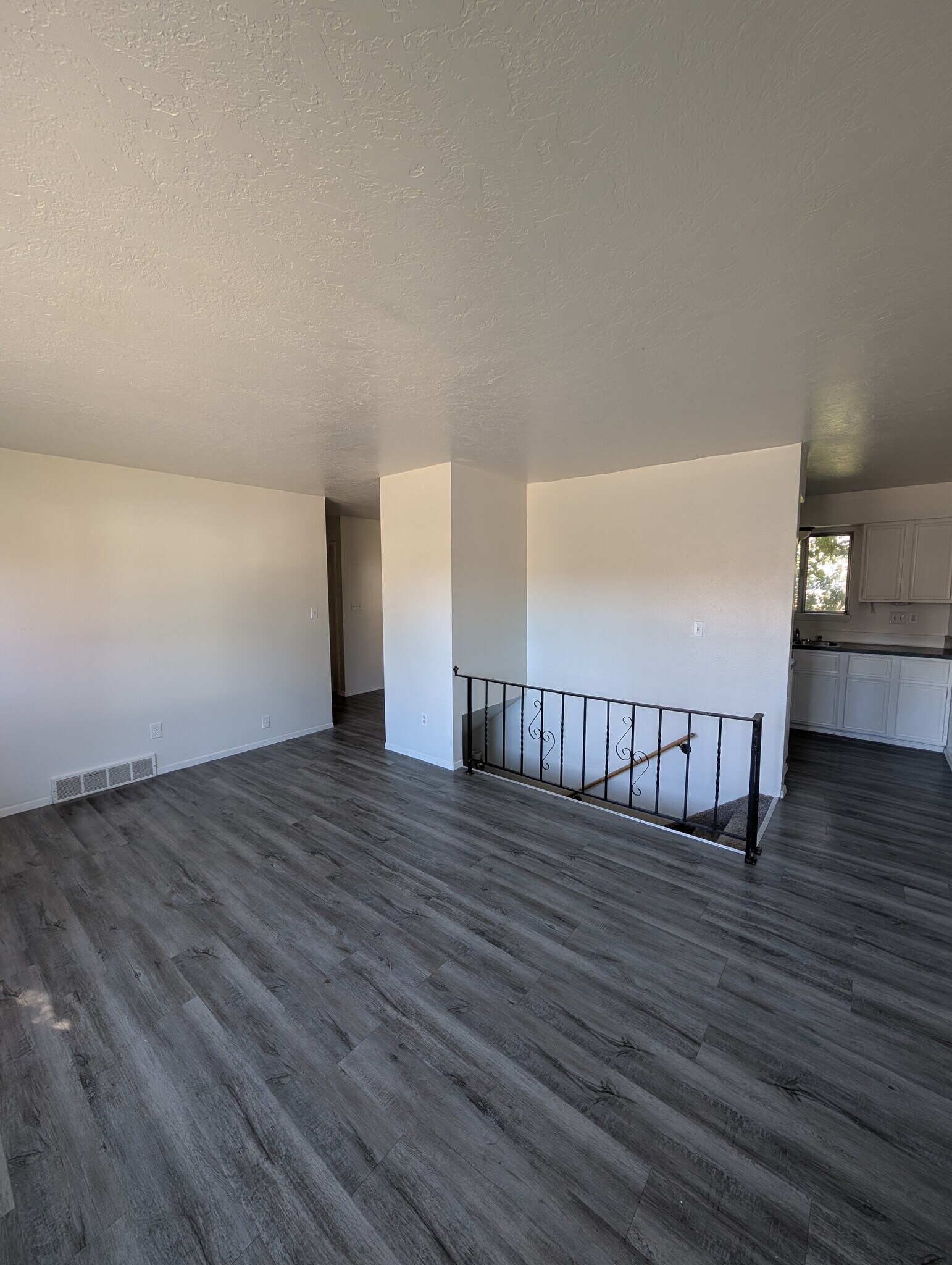 Building Photo - 377 Mattwood Dr