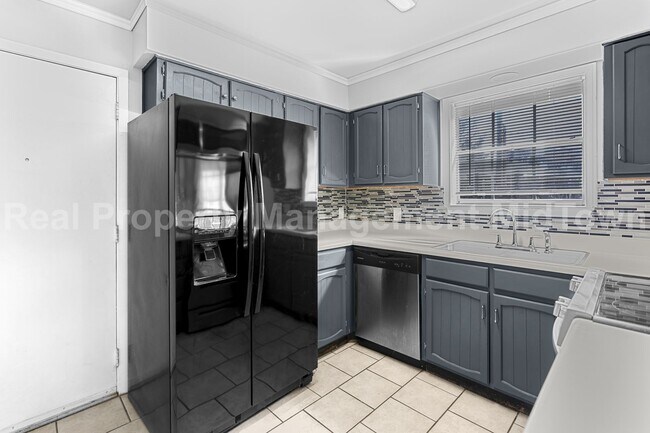 Building Photo - 2207 Roman Ct