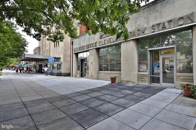 Building Photo - Cleveland Park ** One Bedroom, One Bath