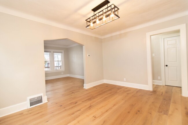 Building Photo - 18142 Riopelle St