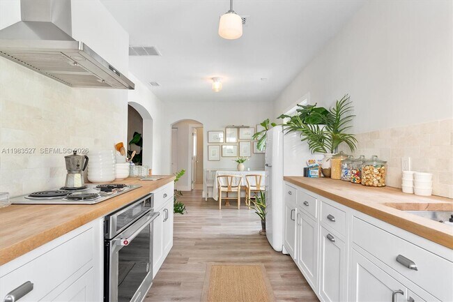 Building Photo - 1024 Lenox Ave.