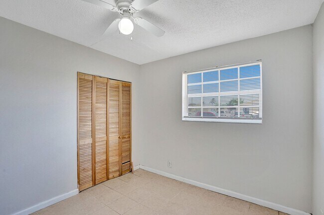 Building Photo - 7741 Northwest 33rd Street