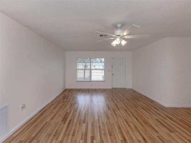 Building Photo - 1215 Mango Ave