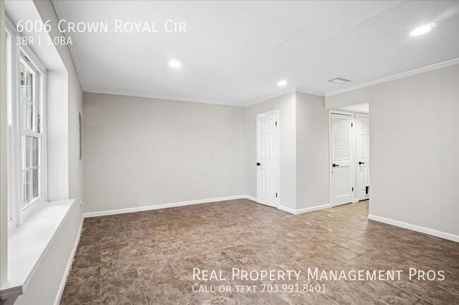 Building Photo - 6006 Crown Royal Cir