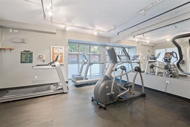 Building Photo - 689 Marin Blvd