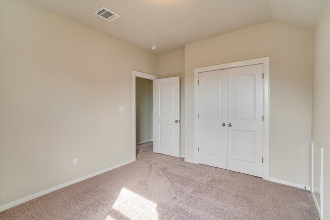 Building Photo - 123 White Dunes Dr