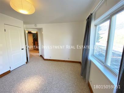 Building Photo - 290 Aspen Dr