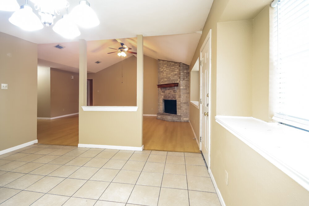 Building Photo - 16530 Quail Park Dr