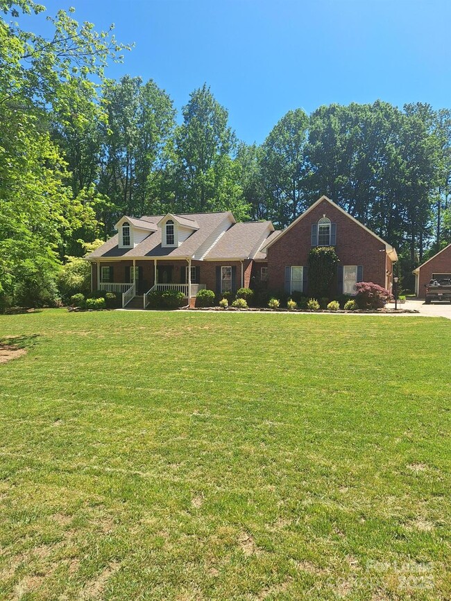 Primary Photo - 2505 Green Point Ct