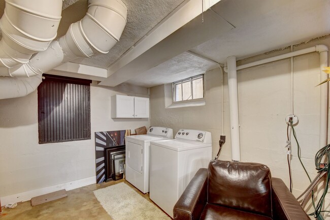 Building Photo - Gorgeous duplex near Cherry Creek!
