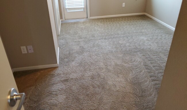 Building Photo - 2BR/2.5BA Condo in Englewood