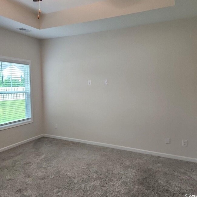 Building Photo - 497 Hillsborough Dr