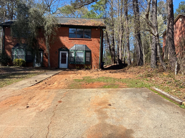 Building Photo - Room in Townhome on Patterson Cir