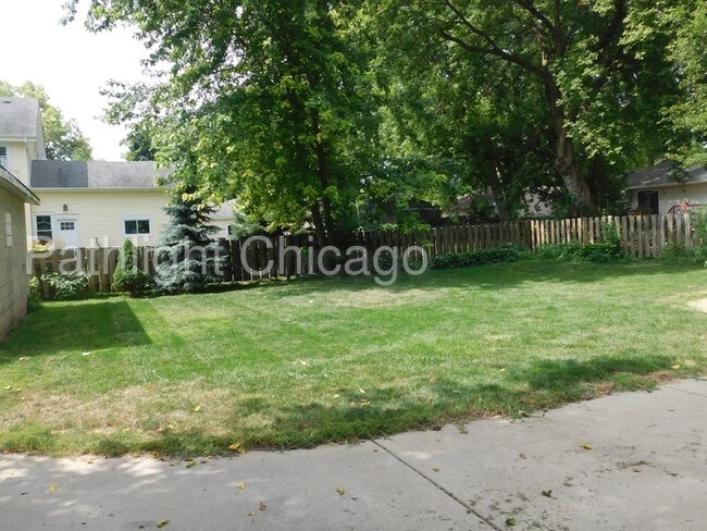 Building Photo - 1505 N Riverside Dr, McHenry, IL, 60050