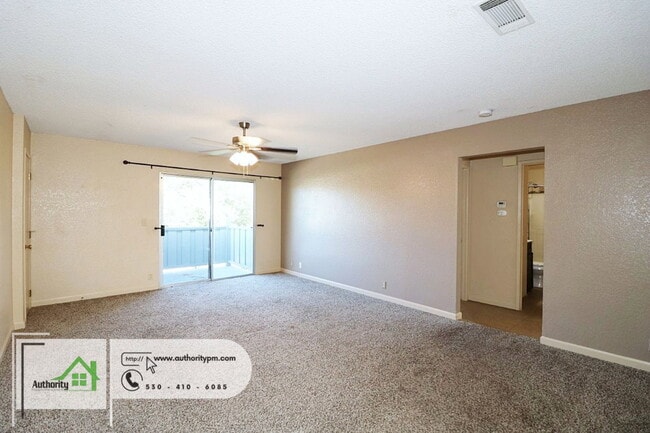 Building Photo - 1553 Bramble Pl