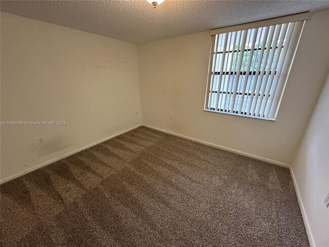 Building Photo - 3650 Whitehall Dr