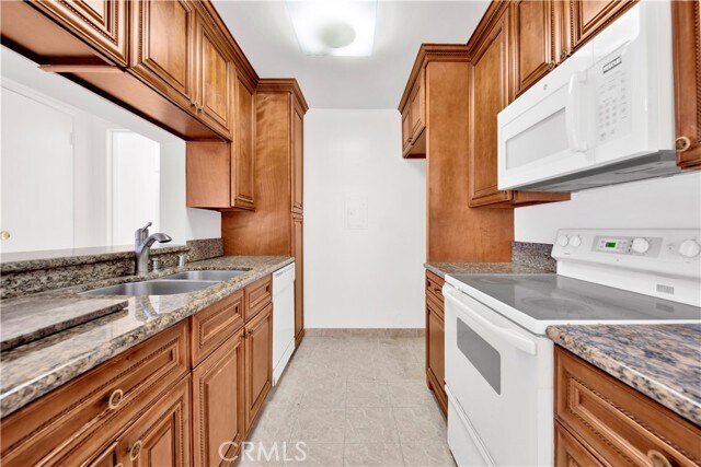 Building Photo - 5460 White Oak Ave