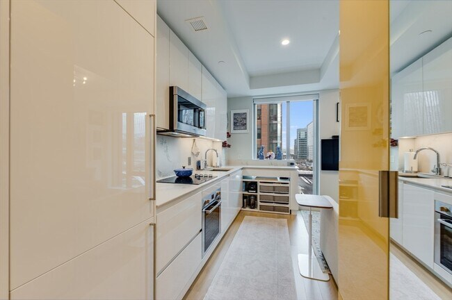 Building Photo - 135 Seaport Blvd