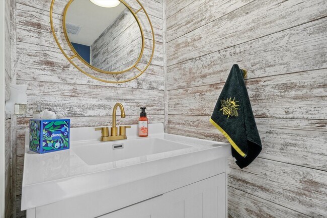 Building Photo - 1758 Sussex Walk