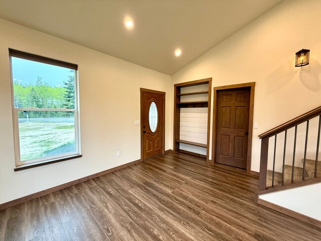 Building Photo - LIKE NEW K-BEACH HOME!