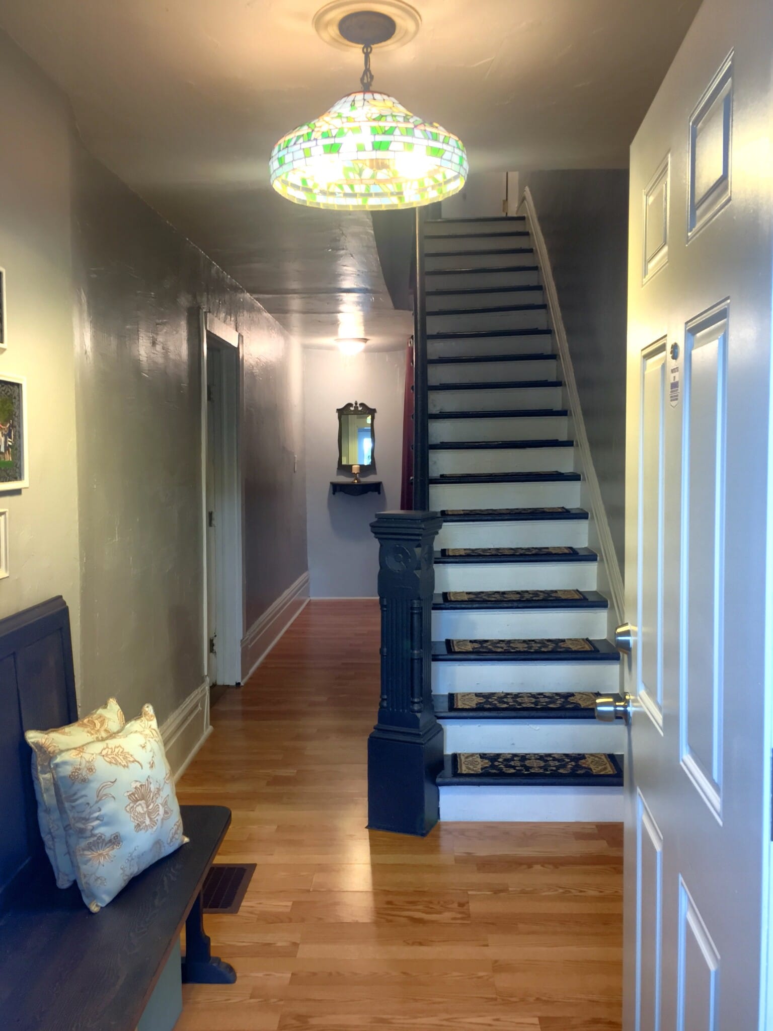 Shared entry - 353 Grace St