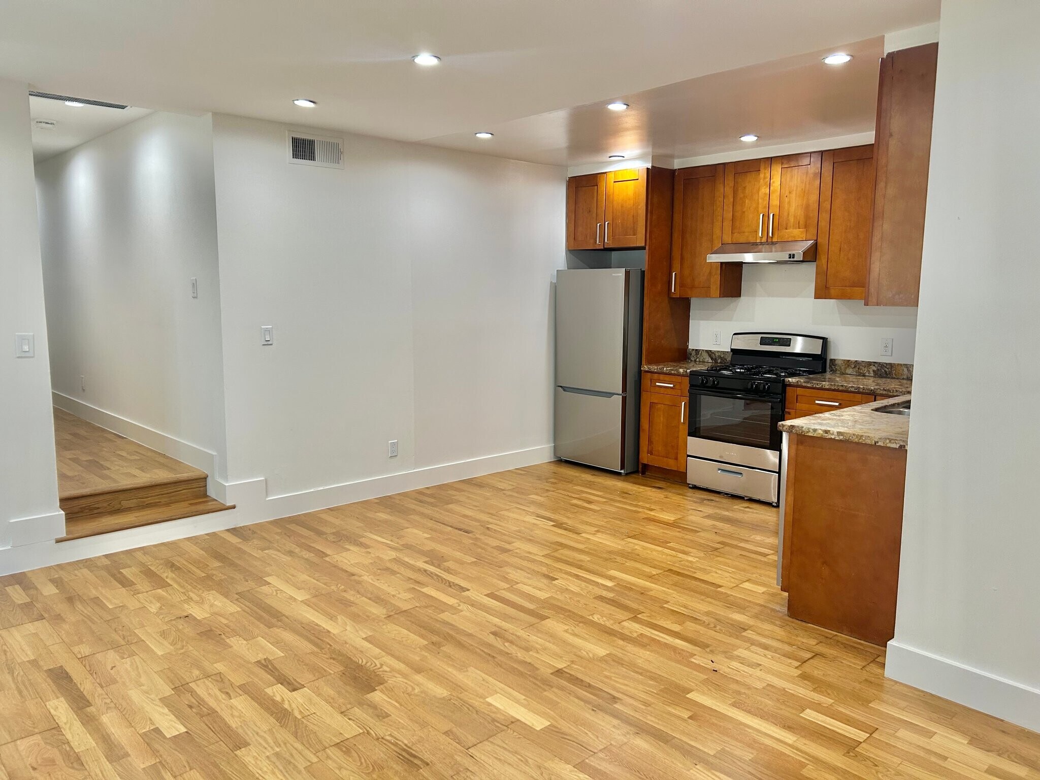 Building Photo - 1381 Revere Ave