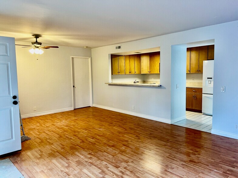 Building Photo - 4070 Rosenda Ct