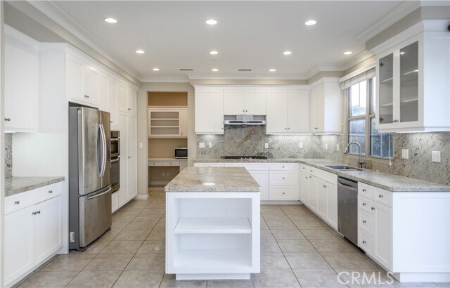 Building Photo - 70 Nassau