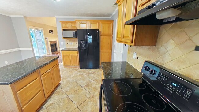 Building Photo - 151 Spring Valley Dr