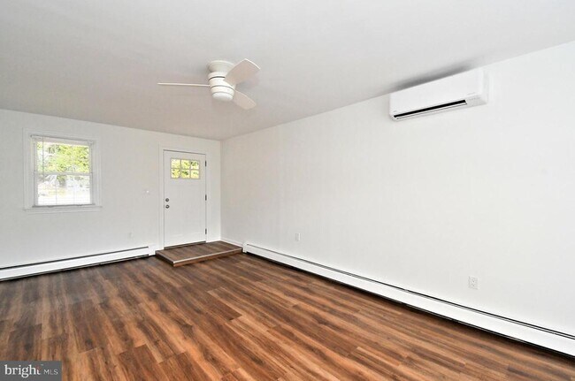 Building Photo - 201 Montgomery Ave