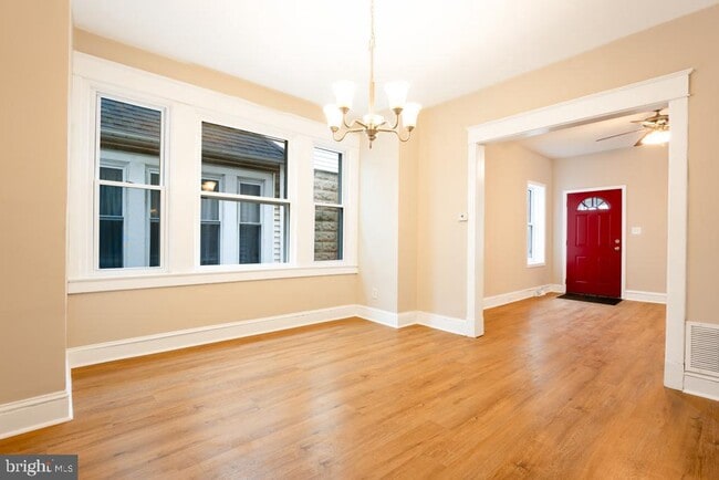 Building Photo - 2013 Edgmont Ave