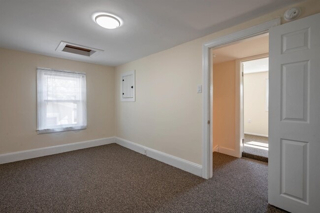 Building Photo - 177 Chestnut St