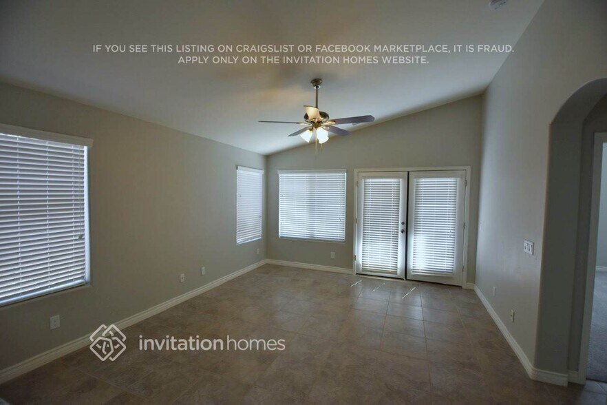 Building Photo - 3271 W Five Mile Peak Dr
