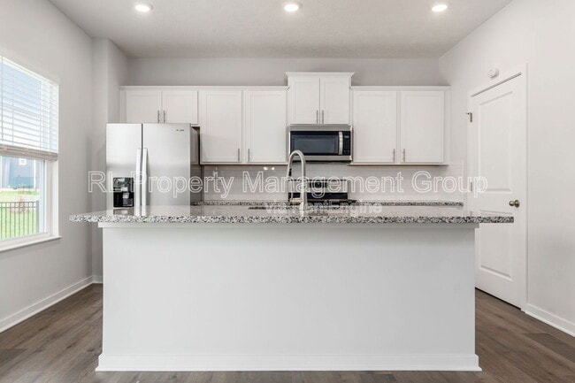 Building Photo - 214 Sterndale Dr