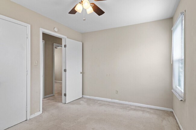 Building Photo - 503 Woodfin Rd