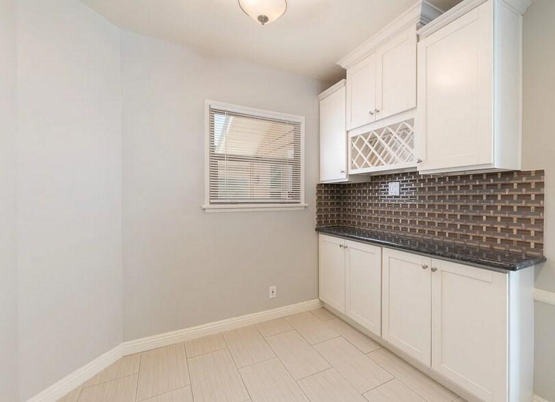 Building Photo - 2653 S Wadsworth Cir