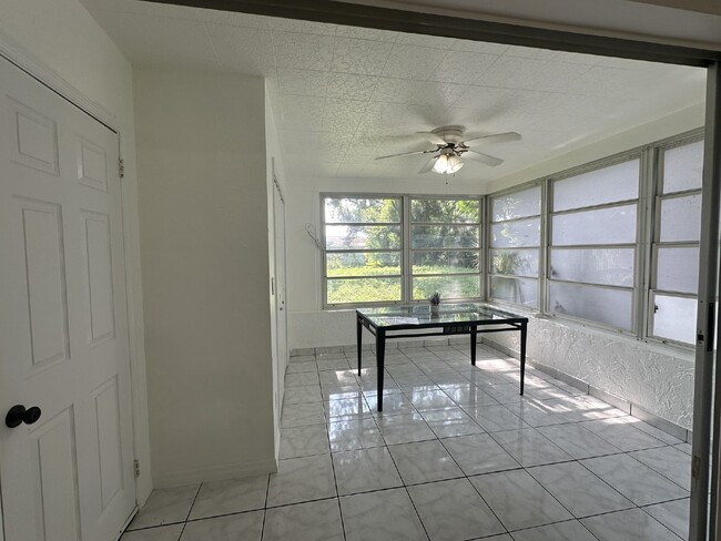 Building Photo - Charming 2/2 with possible 3rd bedroom