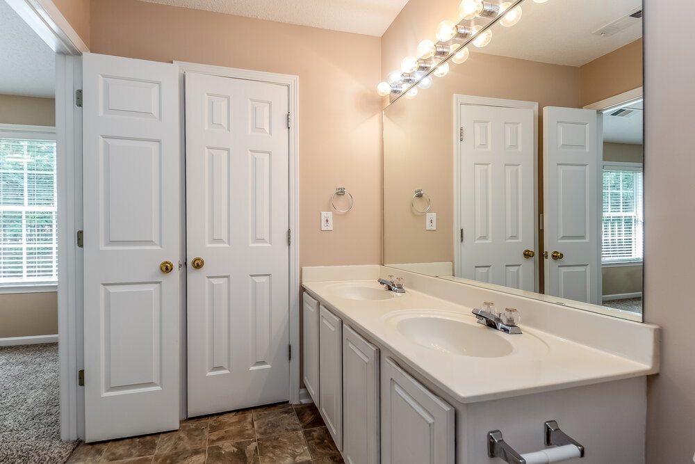 Building Photo - 4645 Valais Ct