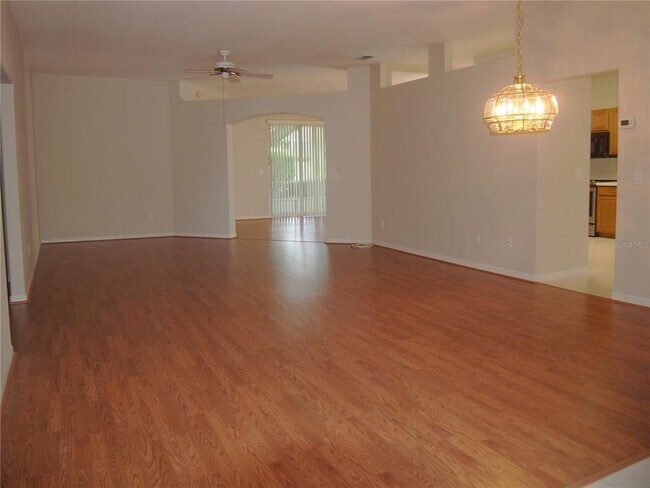 Building Photo - 4350 Hammersmith Dr