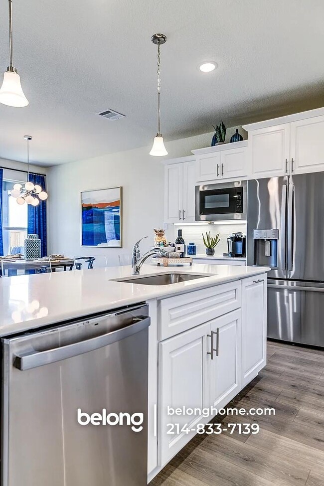 Building Photo - 422 Hazeltine Rd