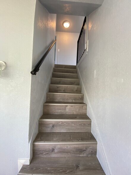 Building Photo - 612 Idaho St