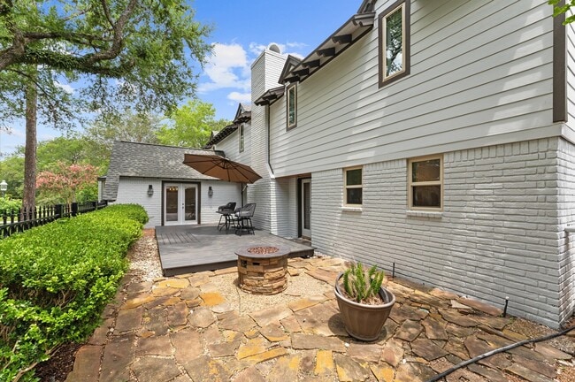 Building Photo - 10714 Deerwood Rd