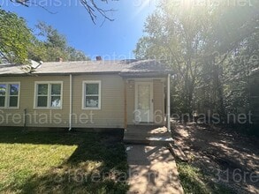 Building Photo - $525 - 1 bed 1 bath - Duplex