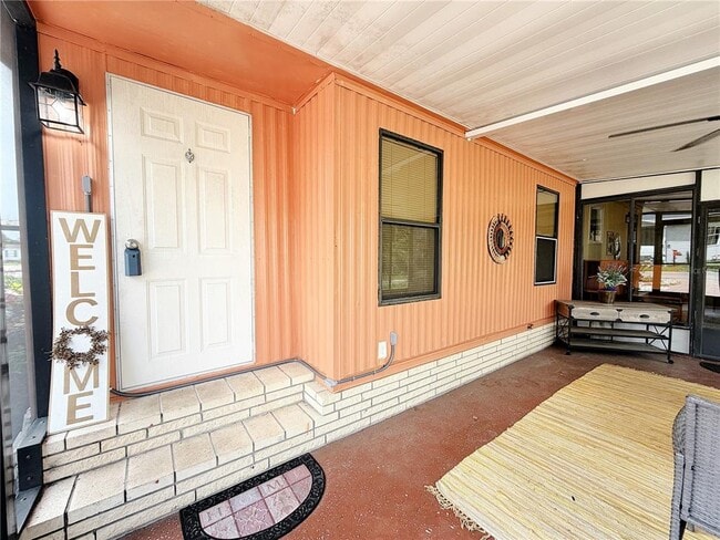 Building Photo - 7139 Alamanda Blvd W