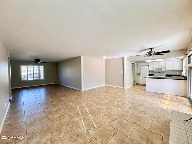 Building Photo - 10628 S 44th Pl